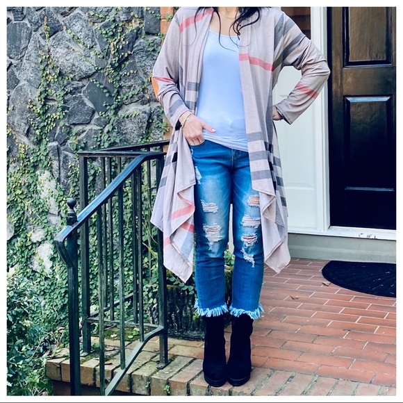 ✨LAST ONE✨Designer Plaid chic open draped cardigan - Picture 2 of 12